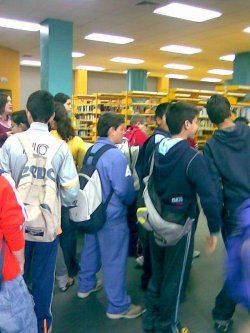 imagen_de_la_visita_a_biblioteca